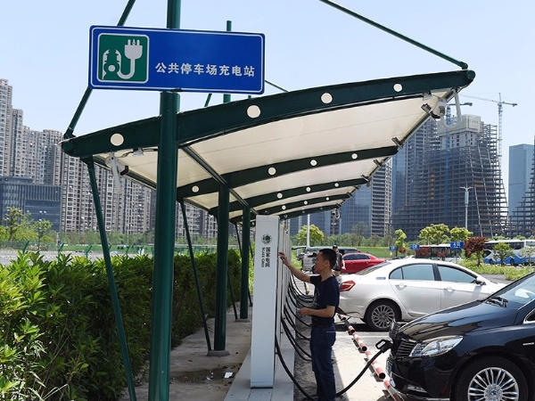 充電樁膜結構